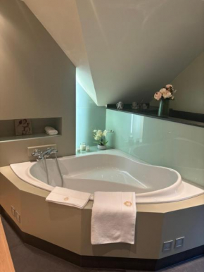 Sophia Rooms 14